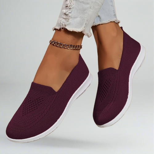 Elegant sandals for women with a soft sole