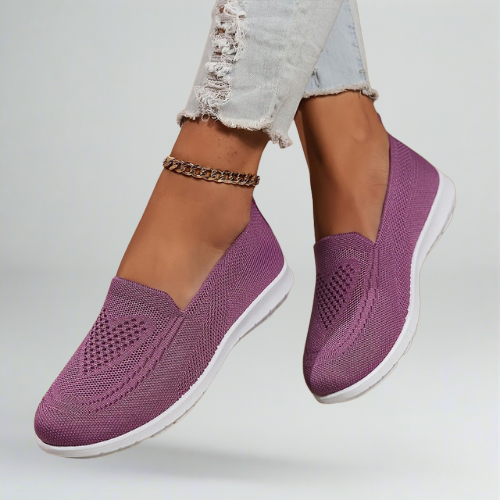 Elegant sandals for women with a soft sole
