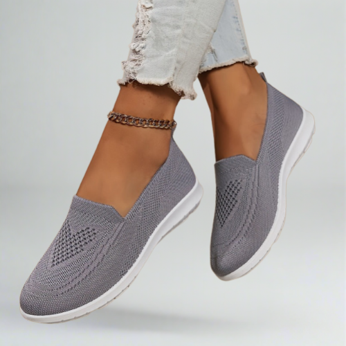 Elegant sandals for women with a soft sole